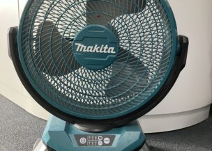 MAKITA CF301D 扇風機　　本体・ACアダプター付き・バッテリー1