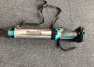 MAKITA　ML144DC14.4V　DC12V　バッテリー式ワークライト