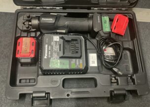 東大阪・八尾エリアでの工具買取No.1店舗を目指しています!！Panasonic EZ1W31F10S-B 10.8V 2.0Ah 充電圧着機