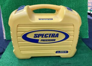 【未校正】SPECTRA PRECISION LL300N ニコン・トリンブルレーザーレベル ※現状品 ケース 受光器 取説有
